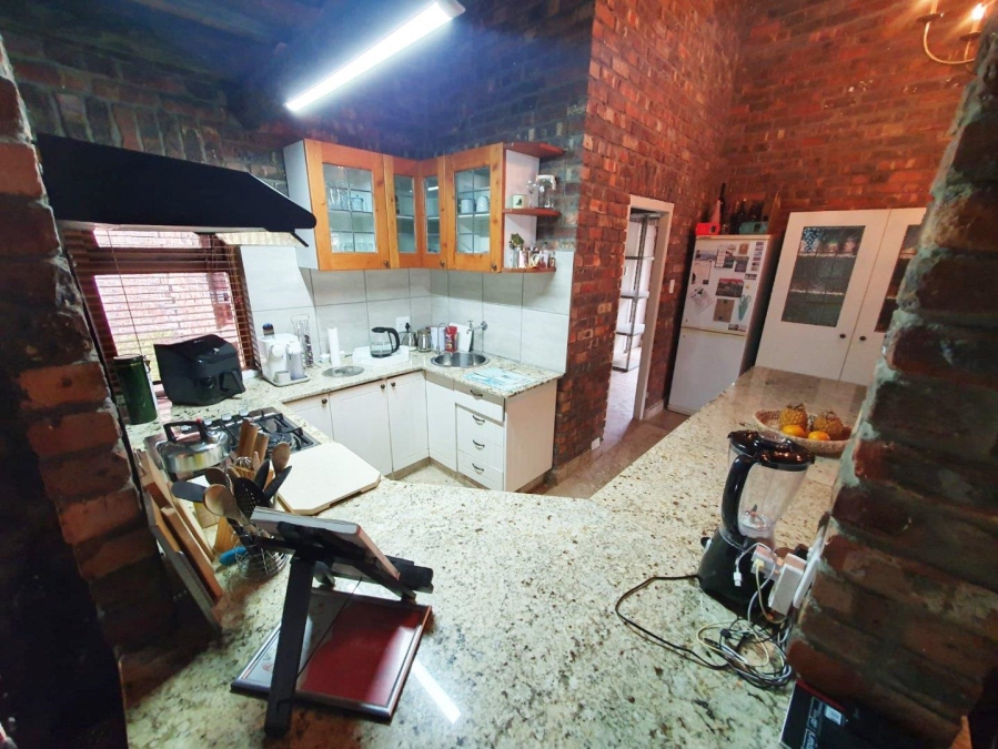 5 Bedroom Property for Sale in Sunset Beach Western Cape
